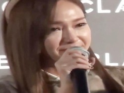 Hiks... Jessica eks SNSD Banjir Air Mata di Acara Tanda Tangan