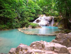 Thailand Punya Air Terjun Cantik di Erawan
