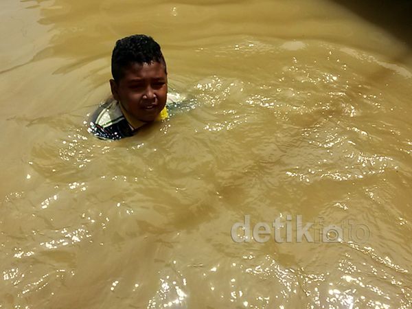 Banjir Sedada Rendam Dayeuhkolot Bandung