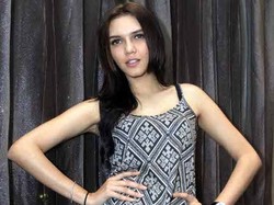 Move On, Alexa Key Bersahabat dengan Transgender