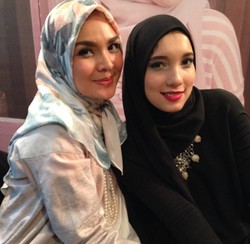 Tak Anti Kritik, Persahabatan Duo Hijabers Ria Miranda dan Jenahara