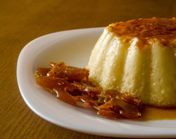 Yuk, Bikin Steamed Pudding dengan Golden Syrup yang Manis Lembut!