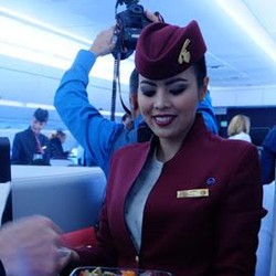 Perkenalkan, Ini Para Pramugari Qatar Airways yang Cantik nan Cekatan