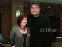 Cynthia Lamusu dan Surya Saputra Serasi Serba Hitam
