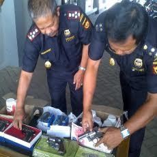 Bea Cukai Situbondo Musnahkan Barang Ilegal dari Malaysia