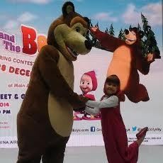 Liburan, Masha and The Bear Hibur Anak-anak di Surabaya