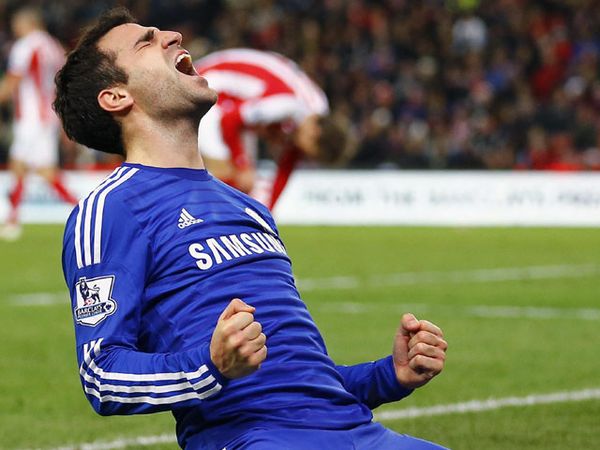 Chelsea Pertahankan Puncak Klasemen