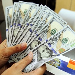 Gubernur BI: Dolar Akhir Tahun di Kisaran Rp 12.300-Rp 12.500