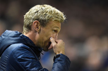 Hyypia Mundur dari Brighton