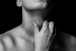 Konsultasi Umum: Tenggorokan Sakit Saat Minum dan Menelan Makanan