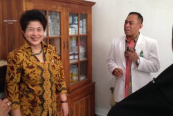 Tengok Puskesmas di Kendari, Menkes Sarankan Warga Pilih KB Jangka Panjang