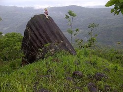 Ada-ada Saja, Ada yang Suka Semedi Sampai Cari Batu Akik di Gunung Jompong