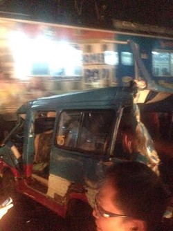 Terjebak Macet, Angkot Ringsek Disenggol KRL di Citayam