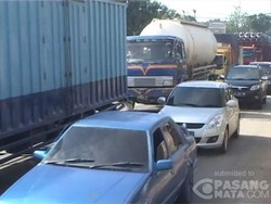 Tak Hanya di Puncak, Simpang Jomin Juga Macet Akibat Warga yang Liburan