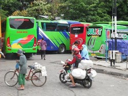 Buat yang Liburan di Yogya, Tempat Parkir di Malioboro Sudah Penuh dengan Bus