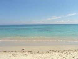 Pantai Nipah di Lombok, Airnya Sebening Kaca