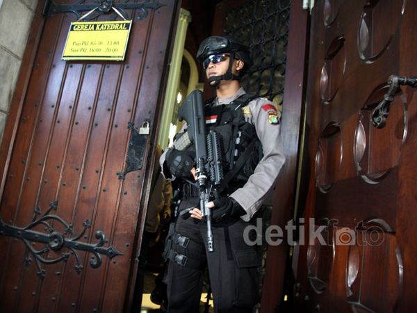 Jelang Natal, Polisi Sisir Gereja Katedral