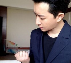 Vendor China Buat Smartphone Tembus Pandang