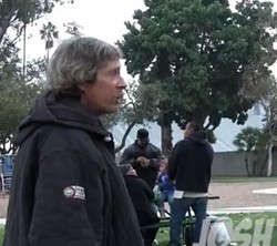 Berkat YouTube, Gelandangan nan Dermawan Ini Mendunia