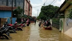 Ratusan Motor Tenggelam di Genangan Banjir Kabupaten Bandung