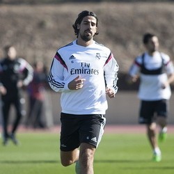 Ketatnya Persaingan di Lini Tengah Madrid Bukan Masalah buat Khedira