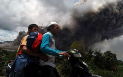Di Tengah Pengungsian, Warga Gunung Sinabung Rayakan Natal dengan Meriah