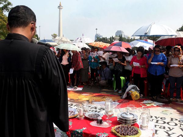 Misa Natal Depan Istana