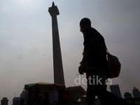 Libur Natal, Monas Ramai Pengunjung