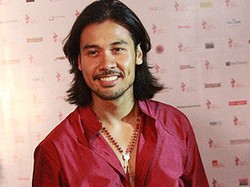 Ada yang Kurang dari Perayaan Natal Chicco Jerikho Tahun Ini