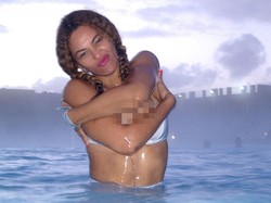 Rayakan Natal, Beyonce Liburan Romantis Bareng Suaminya