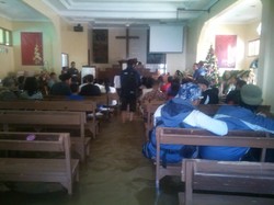 Natal di Gereja Dayeuhkolot Bandung Tetap Khidmat Meski Ada Genangan Banjir