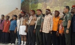 Hadiri Perayaan Natal di Papua, KSAD Gelar Pameran Alutsista untuk Warga