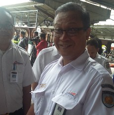 15 Menit Tinjau Lokasi Kereta Ngetril, Dirut PT KAI Edi Sumoro Minta Maaf