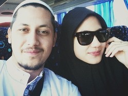 Cantiknya Pevita Pearce Berhijab Kala Umrah
