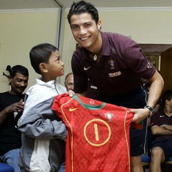 Ronaldo Ikut Kenang Tsunami di Aceh