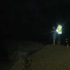 Tanggul Jebol, Polisi Jaga Rumah Korban Lumpur Lapindo yang Mengungsi