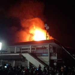 Wali Kota Solo Hadi Rudyatmo Tinjau Lokasi Kebakaran di Pasar Klewer