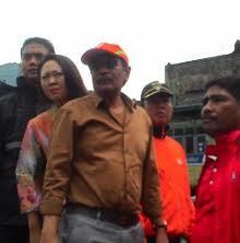 Datang ke Kampung Pulo, Wagub Djarot Cek Evakuasi Warga dan Pengungsian