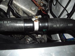 Cara Mudah Mengatasi Selang Radiator Bocor di Perjalanan