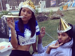 Chris Brown dan Sang Kekasih Tunangan?