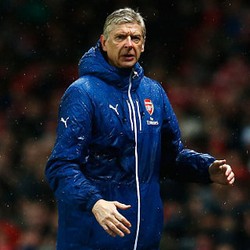Tertinggal Jauh dari Tim-tim Papan Atas, Wenger Enggan Bicara soal Kans Juara