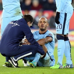 Kompany Berpeluang Comeback saat City Jumpa Burnley