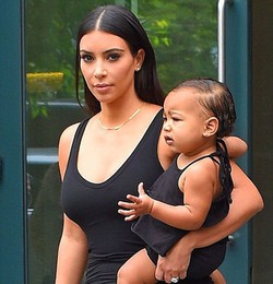 Kado Natal Kim Kardashian untuk North West: Rumah Boneka Rp 676 Juta