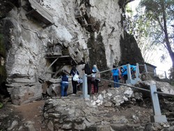 Ini Alasan Masyarakat Toraja Kubur Jenazah di Tebing Kapur