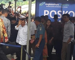JK Sampai di Surabaya, Langsung Temui Keluarga Korban AirAsia QZ8501