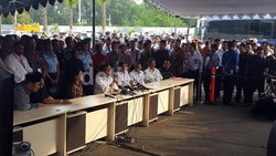 Keluarga Penumpang: Kami Nggak Butuh Kamar Hotel, Tapi Informasi Cepat