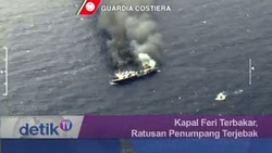 Kapal Feri Terbakar, Ratusan Penumpang Terjebak