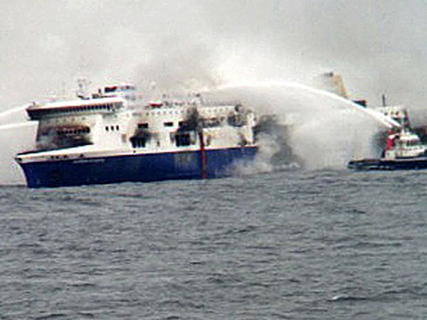 Kapal Feri Terbakar di Perairan Yunani, Satu Tewas