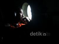 TNI AU Cari AirAsia QZ8501
