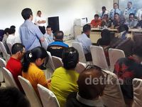 Keluarga Penumpang dan Pihak AirAsia Gelar Pertemuan
